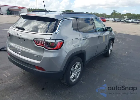 2023 Jeep Compass Latitude 4X4 from USA, damaged, VIN 3C4NJDBN1PT541865